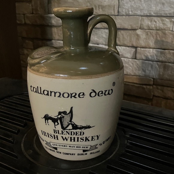 ☘️VINTAGE TULLAMORE DEW BLENDED IRISH WHISKEY 🥃 CROCKERY JUG, DUBLIN IRELAND☘️ - Picture 1 of 6